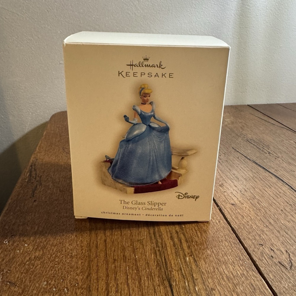 Hallmark Christmas Ornament 2007 THE GLASS SLIPPER Disney Cinderella H72